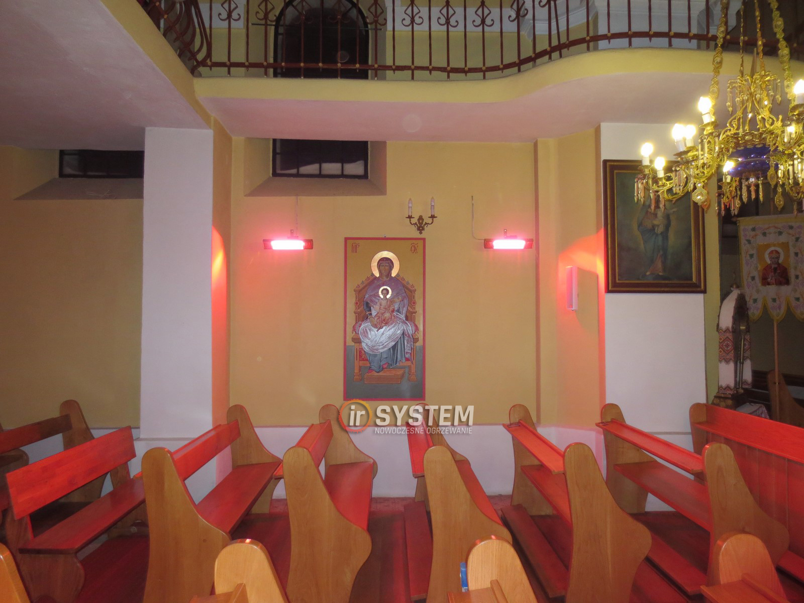 Promiennikowe ogrzewanie kaplicy w Pętnej